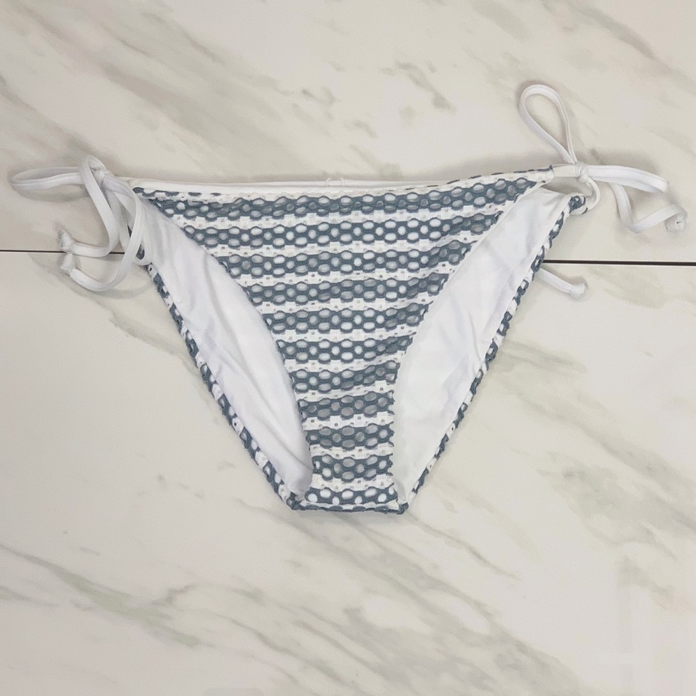 Splendid White & Grey Avalon Eyelet Side Tie Bikini Bottoms Sz M